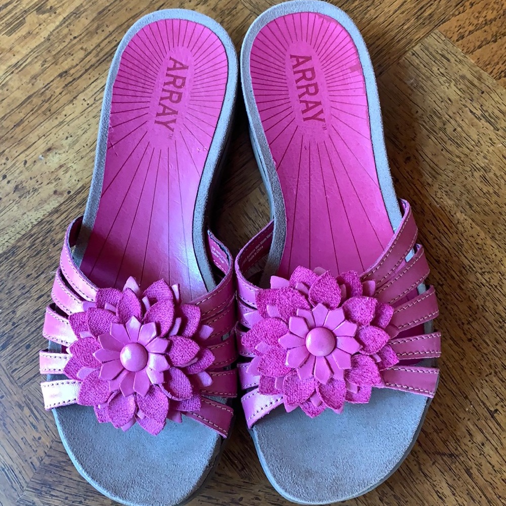 Array Pink Leather Large Floral sandals , 8.5N